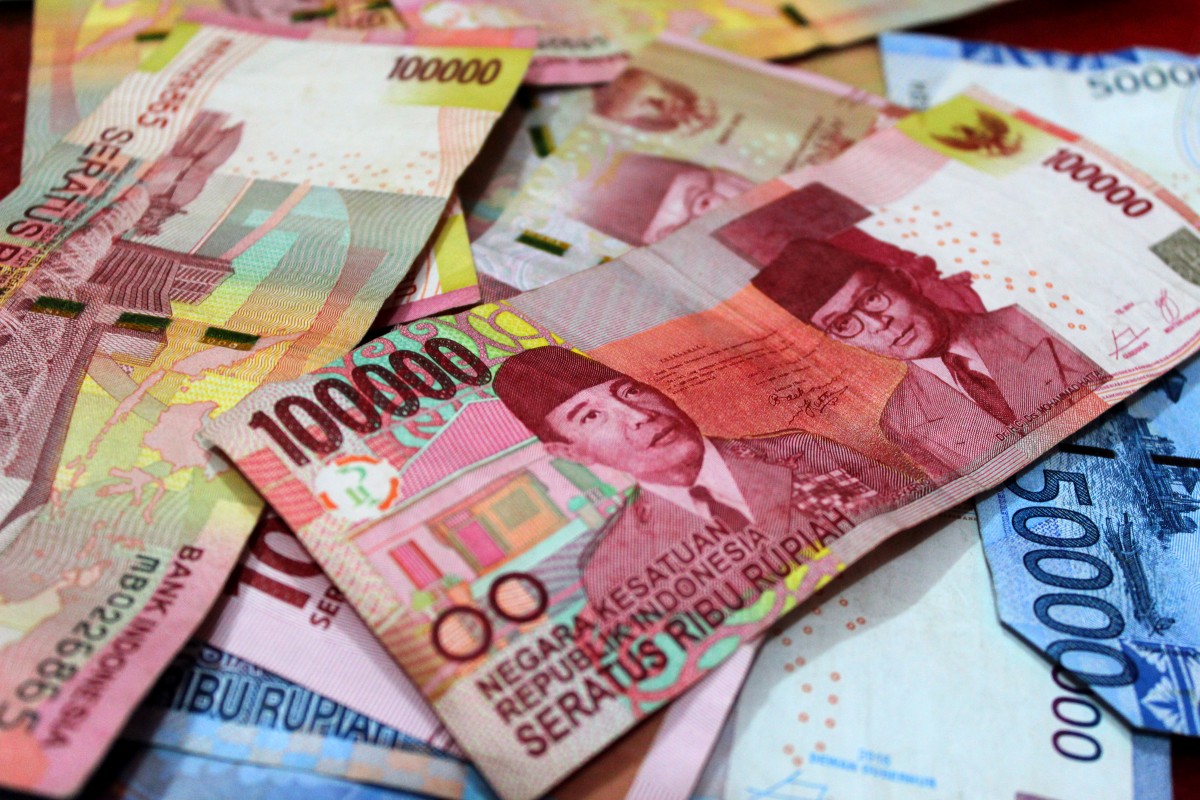Perilaku Masyarakat Indonesia Terhadap Uang